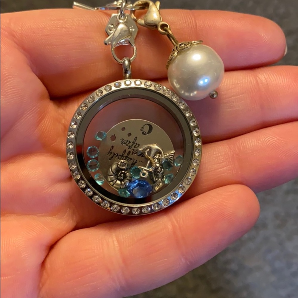 Origami owl necklace